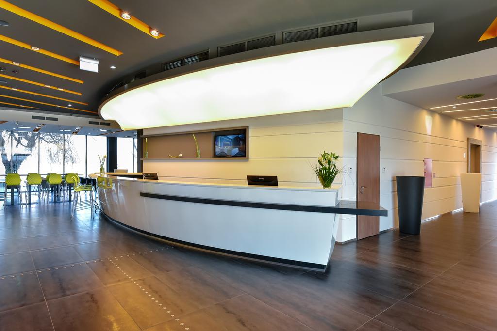Székesfehérvár Best Western Plus Lakeside Hotel מראה חיצוני תמונה