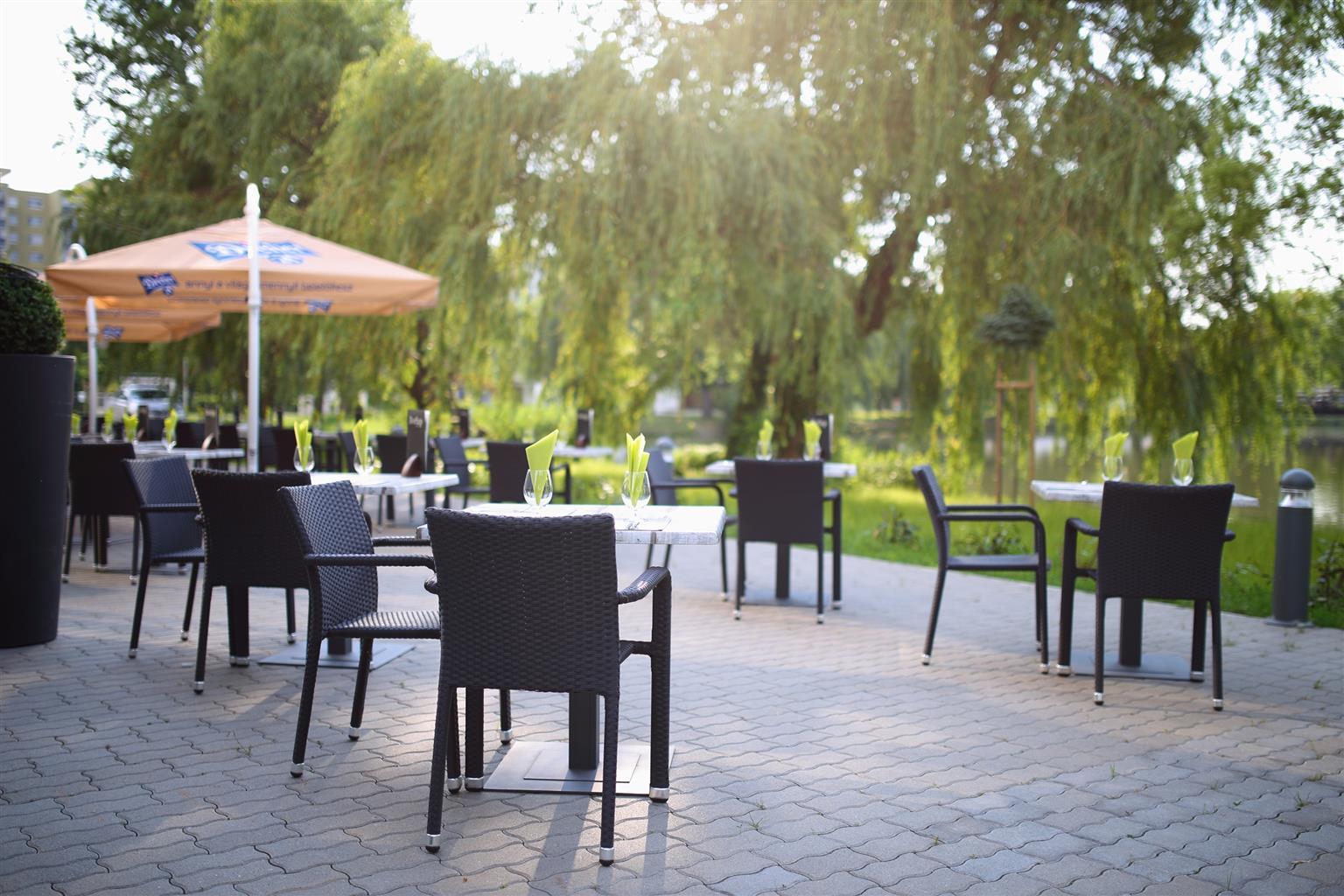 Székesfehérvár Best Western Plus Lakeside Hotel מראה חיצוני תמונה