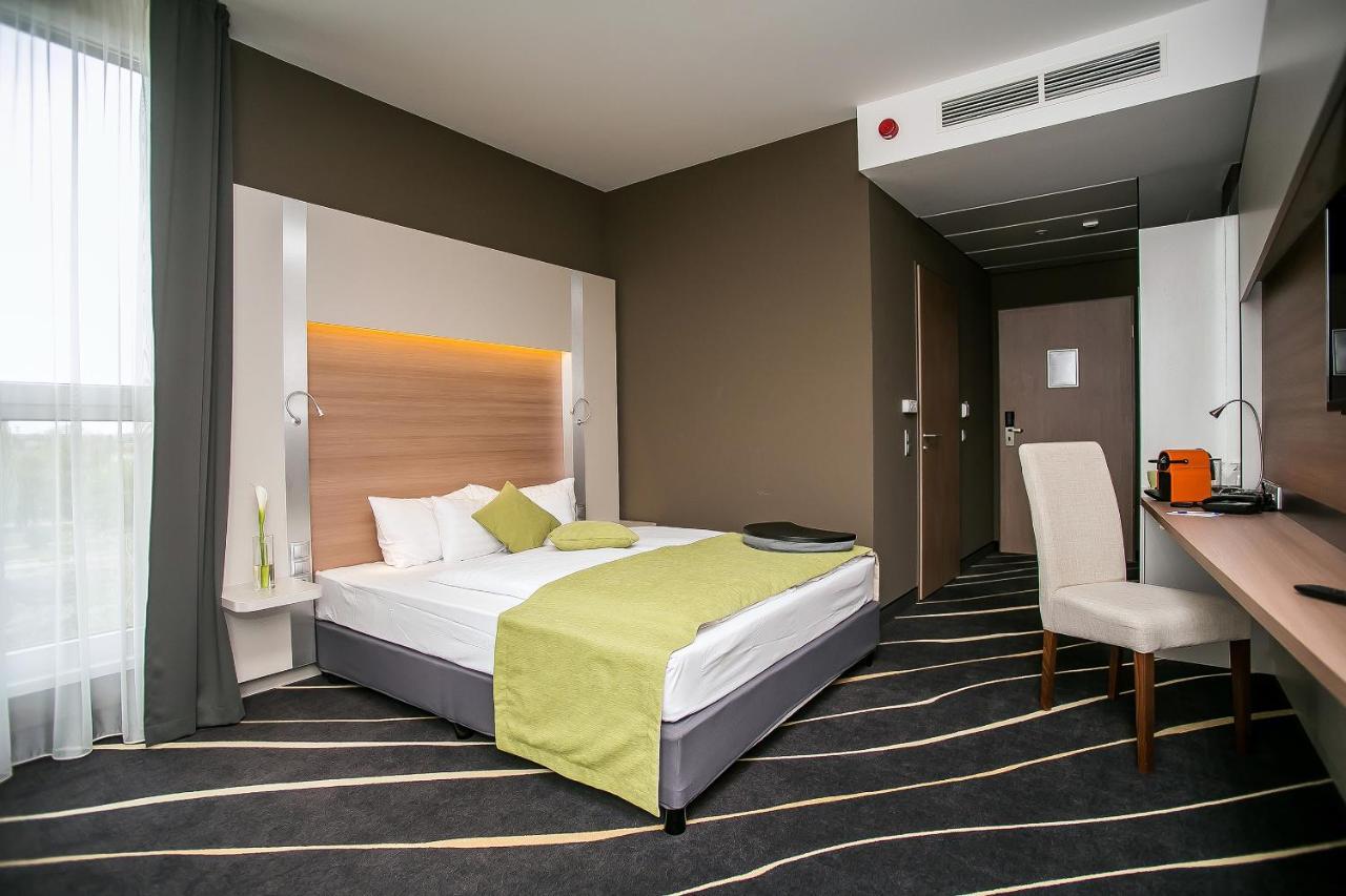 Székesfehérvár Best Western Plus Lakeside Hotel מראה חיצוני תמונה